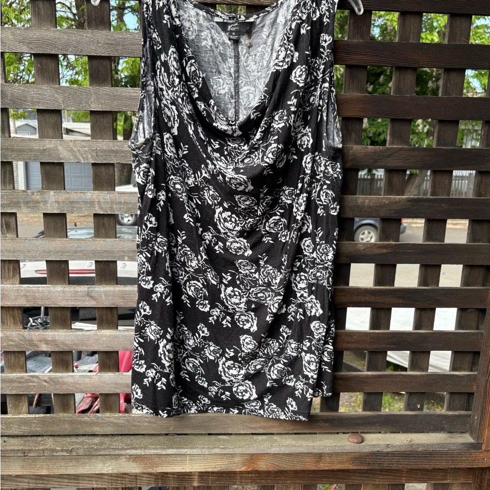 Floral Black and White Sleeveless Top